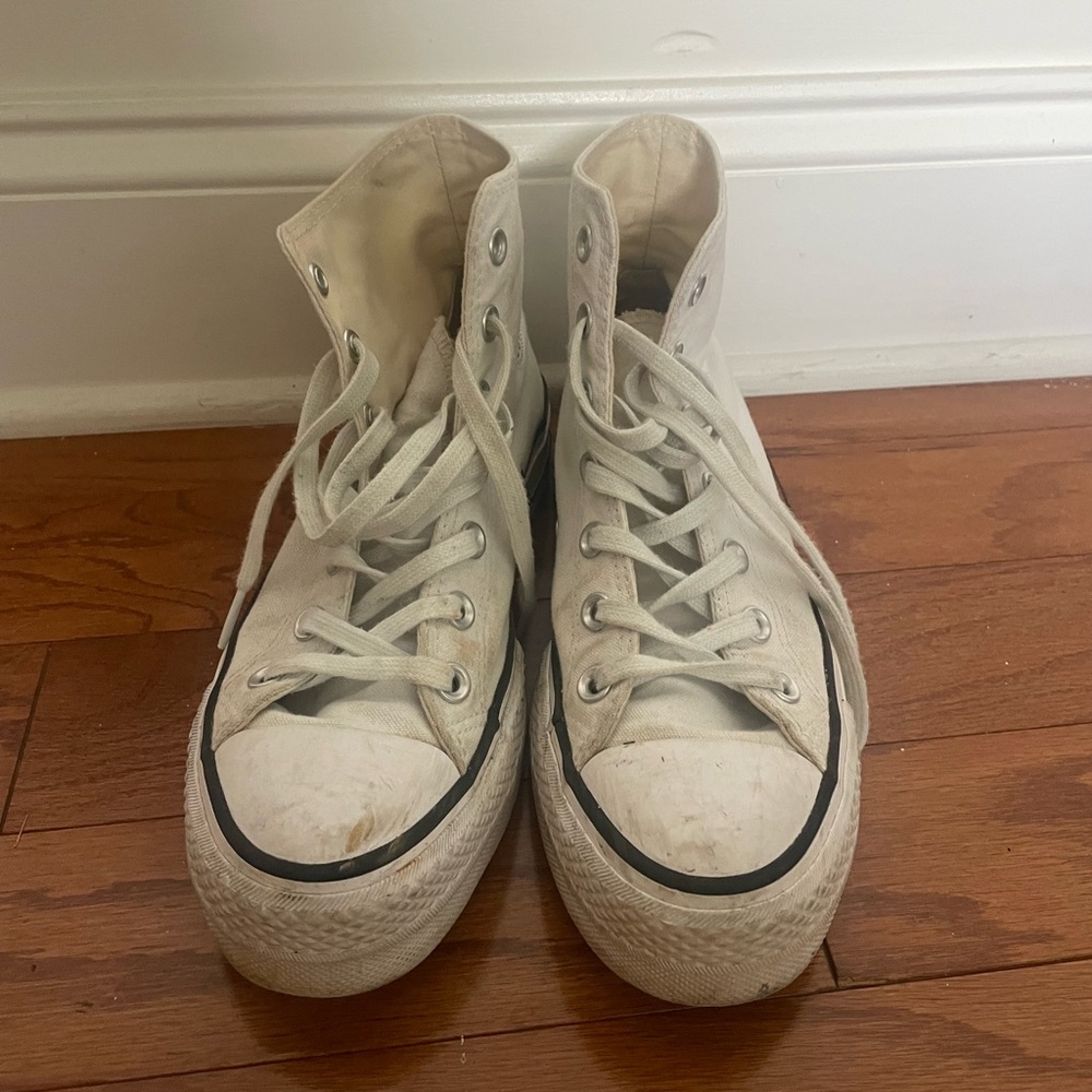 Converse, worn, white